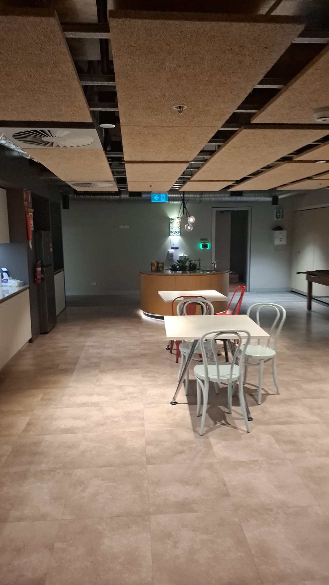 Breakout & Kitchen Area