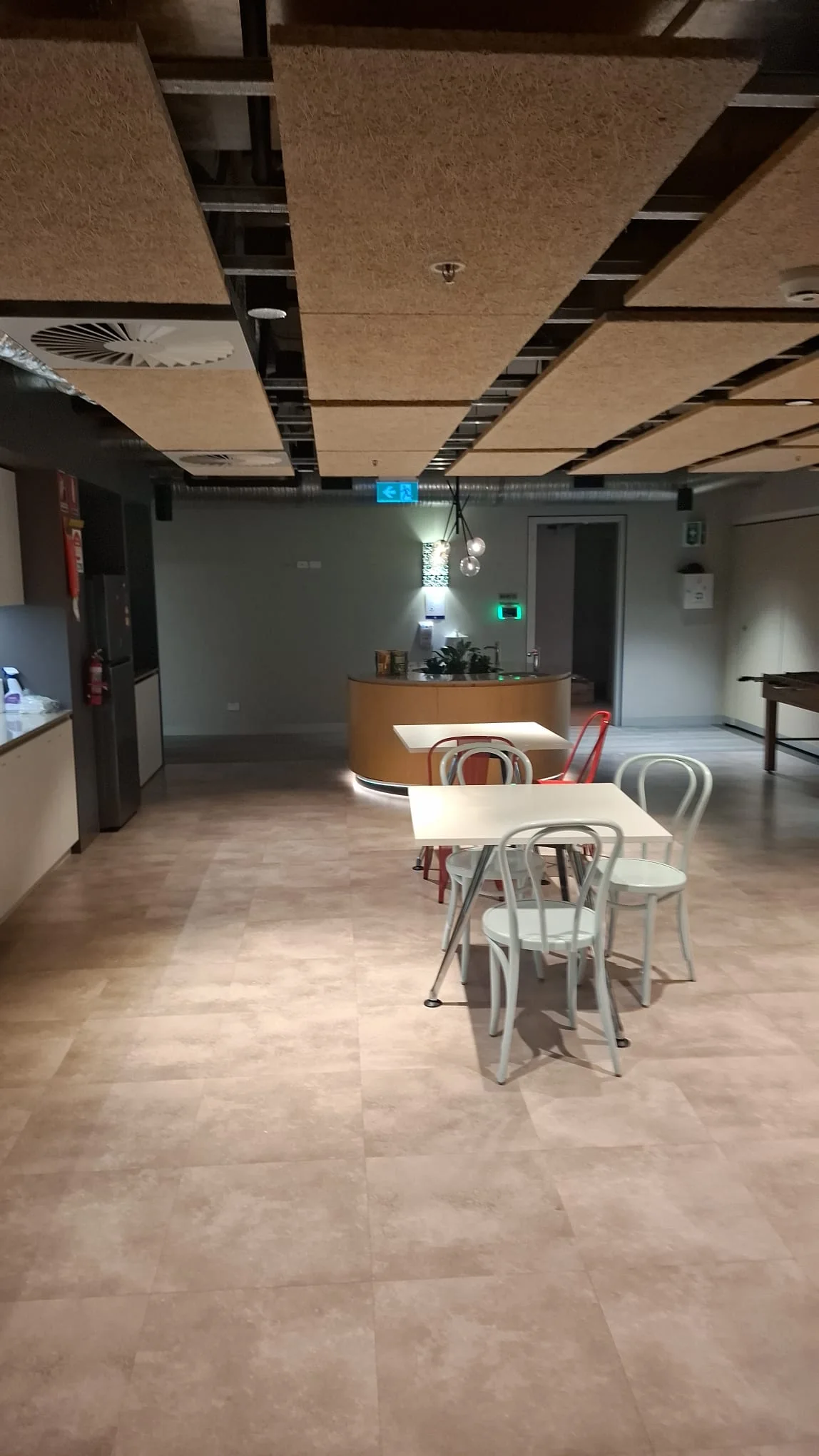 Breakout & Kitchen Area